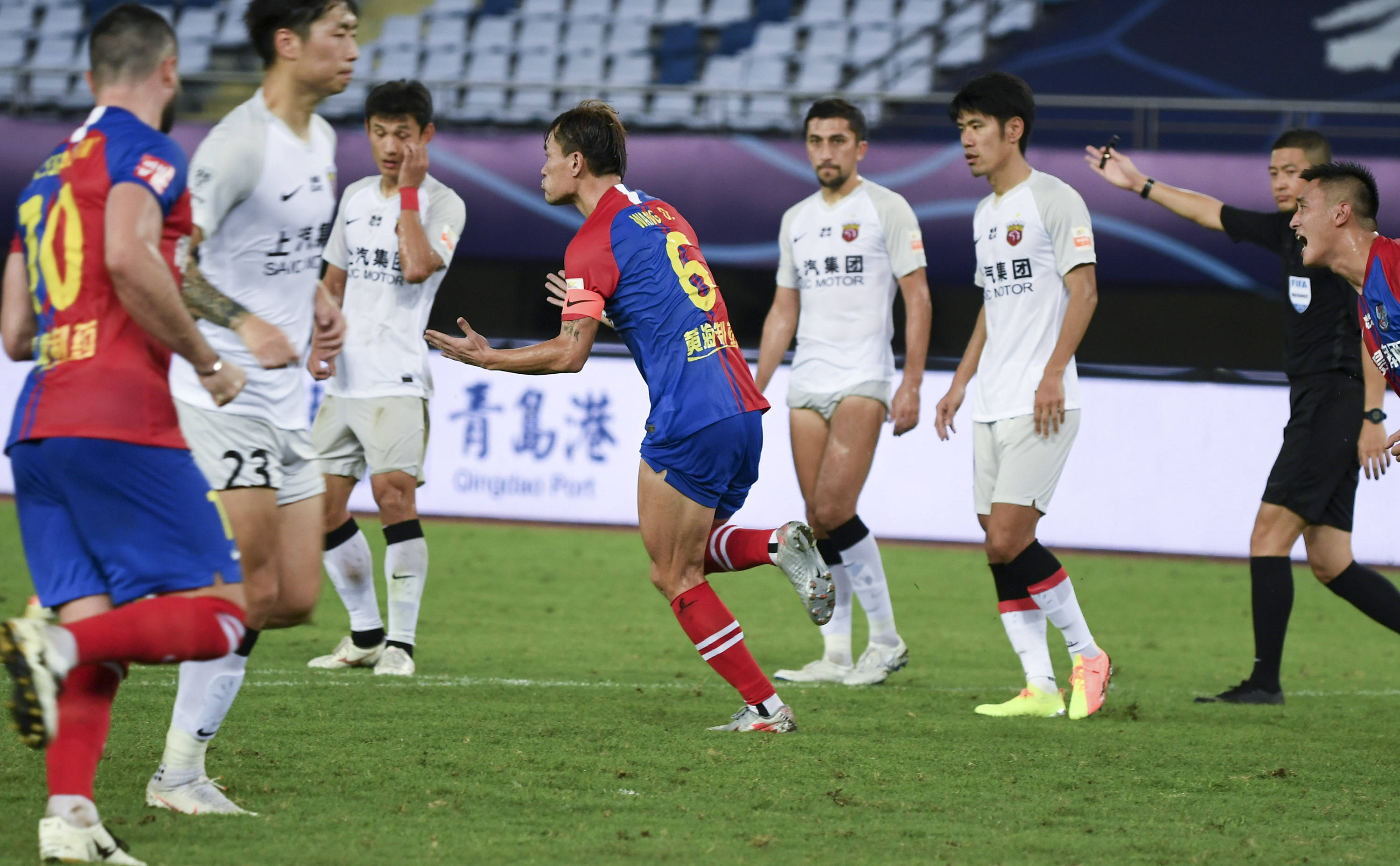 青岛黄海主场战平，保持不败纪录