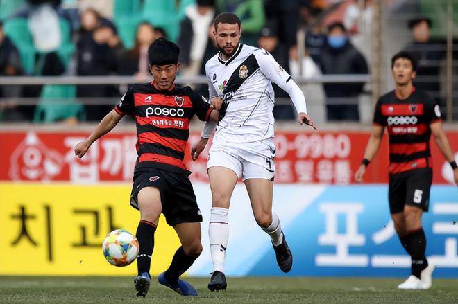 广岛三箭球队备战亚冠，雄心勃发的简单介绍