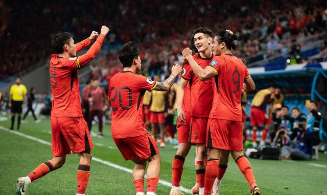 陕西队横扫对手，获得全国足球冠军联赛胜利的简单介绍