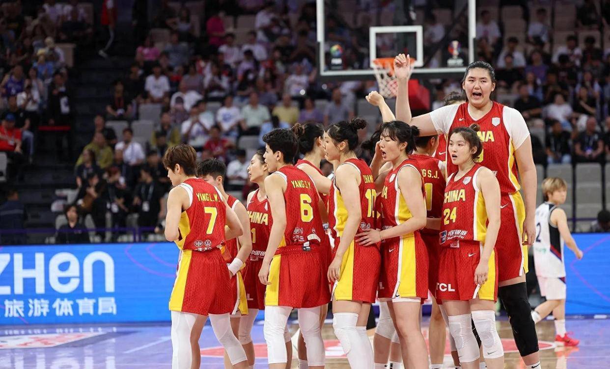 奥运女篮比赛激烈进行，胜负难定