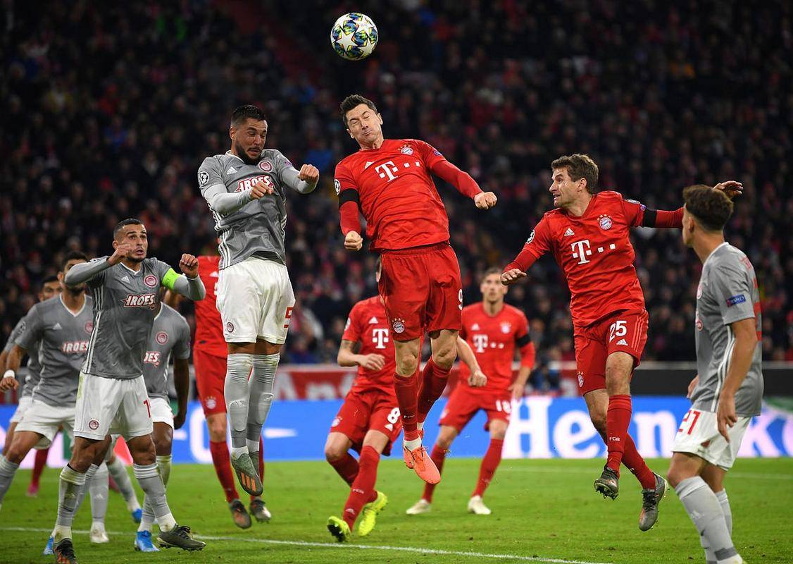 包含德甲豪门对决，拜仁慕尼黑再胜多特蒙德巩固榜首的词条