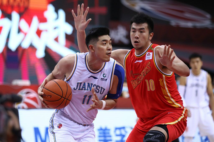 河北男篮全队取得胜利，成就巅峰