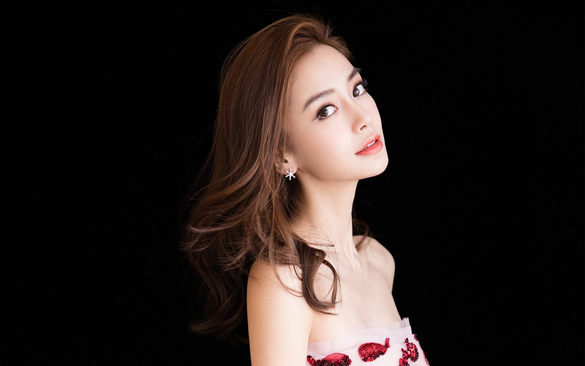 戈贝尔筑起叹息之墙，老鹰加时啄伤热火