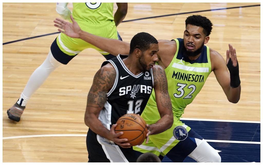 世俱杯-76人全面压制森林狼，德罗赞在英超争冠接管比赛