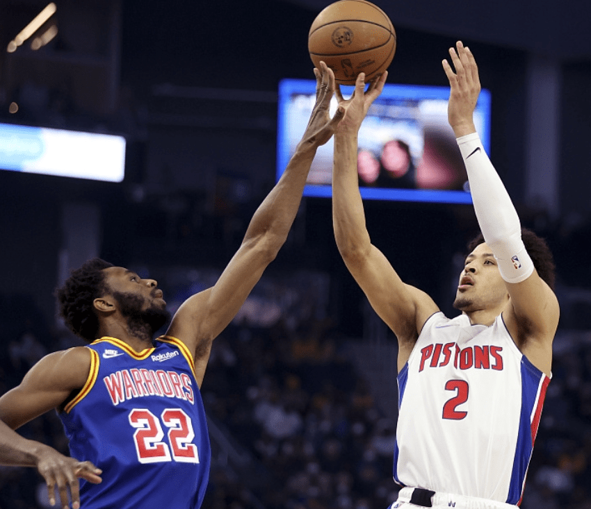 世俱杯改制-克莱主宰比赛走向，活塞火力压制深圳队