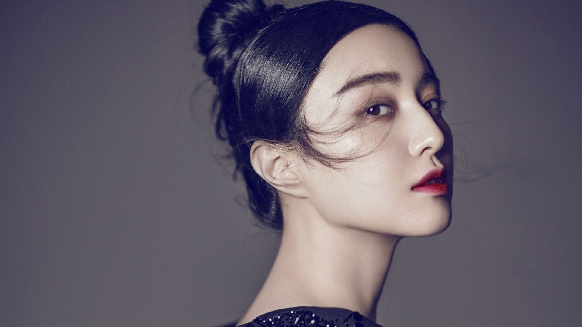 东方与西方的篮球对话，恩比德一柱擎天，为鏖战写下终极注脚