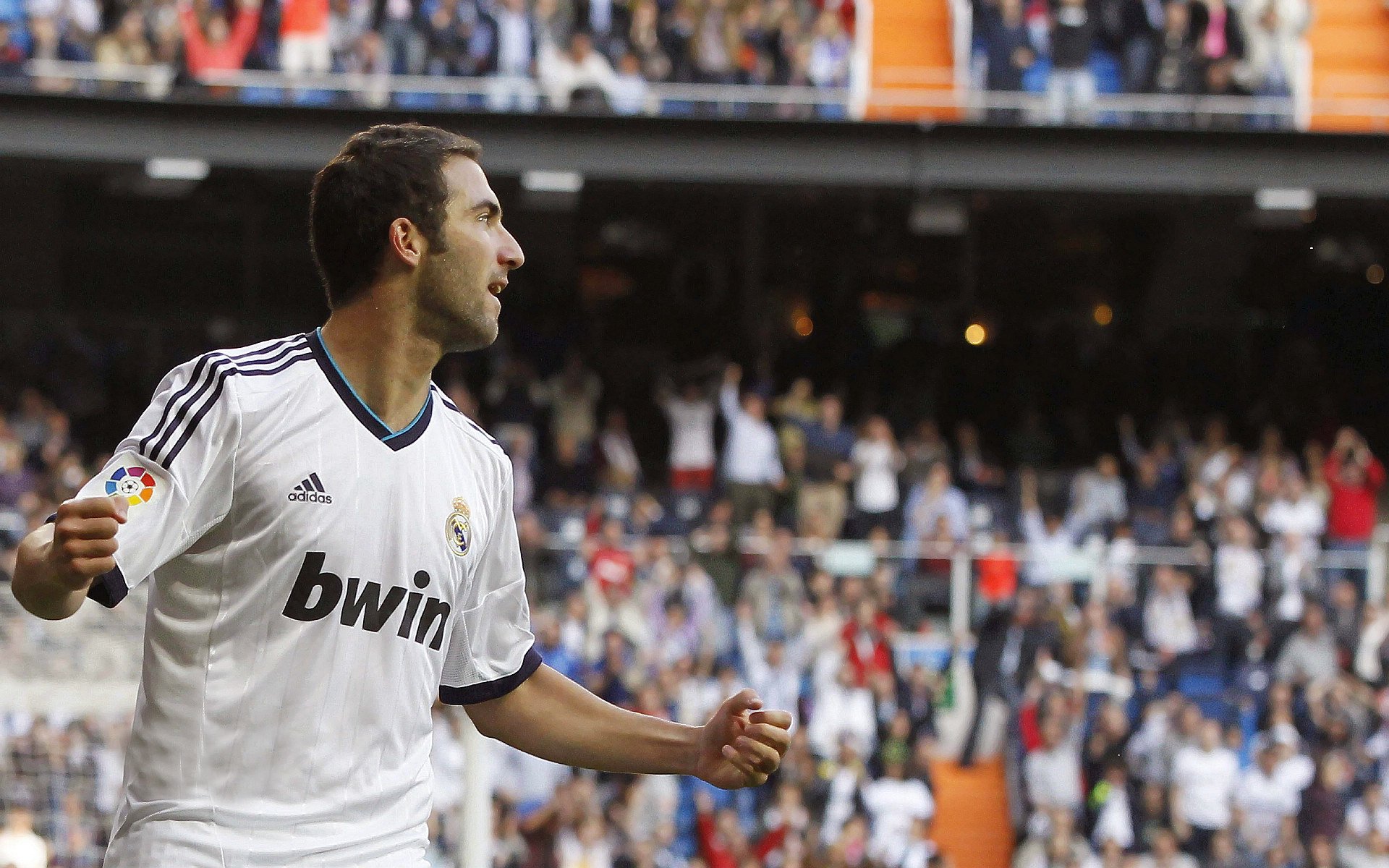 世俱杯参赛资格-力斩马竞！莱万爆发引领罗马书写欧冠新篇