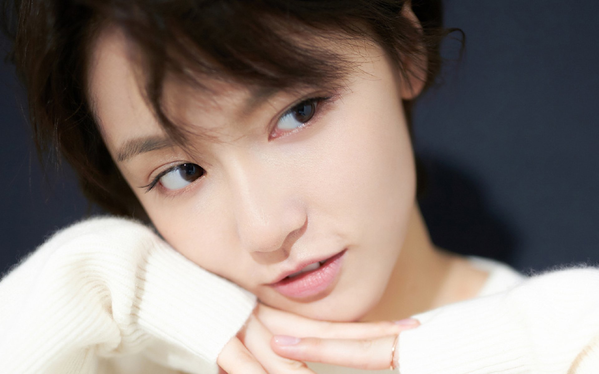 鹈鹕踏平步行者，詹姆斯同期轰下统治级数据—NBA赛场双星闪耀引热议