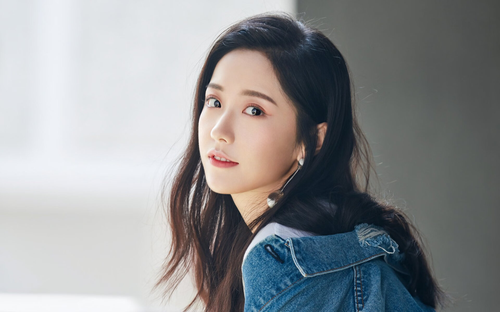 北欧铁骑踏破童话,挪威借铁壁防盾与奥斯梅恩绝唱登顶小组头名