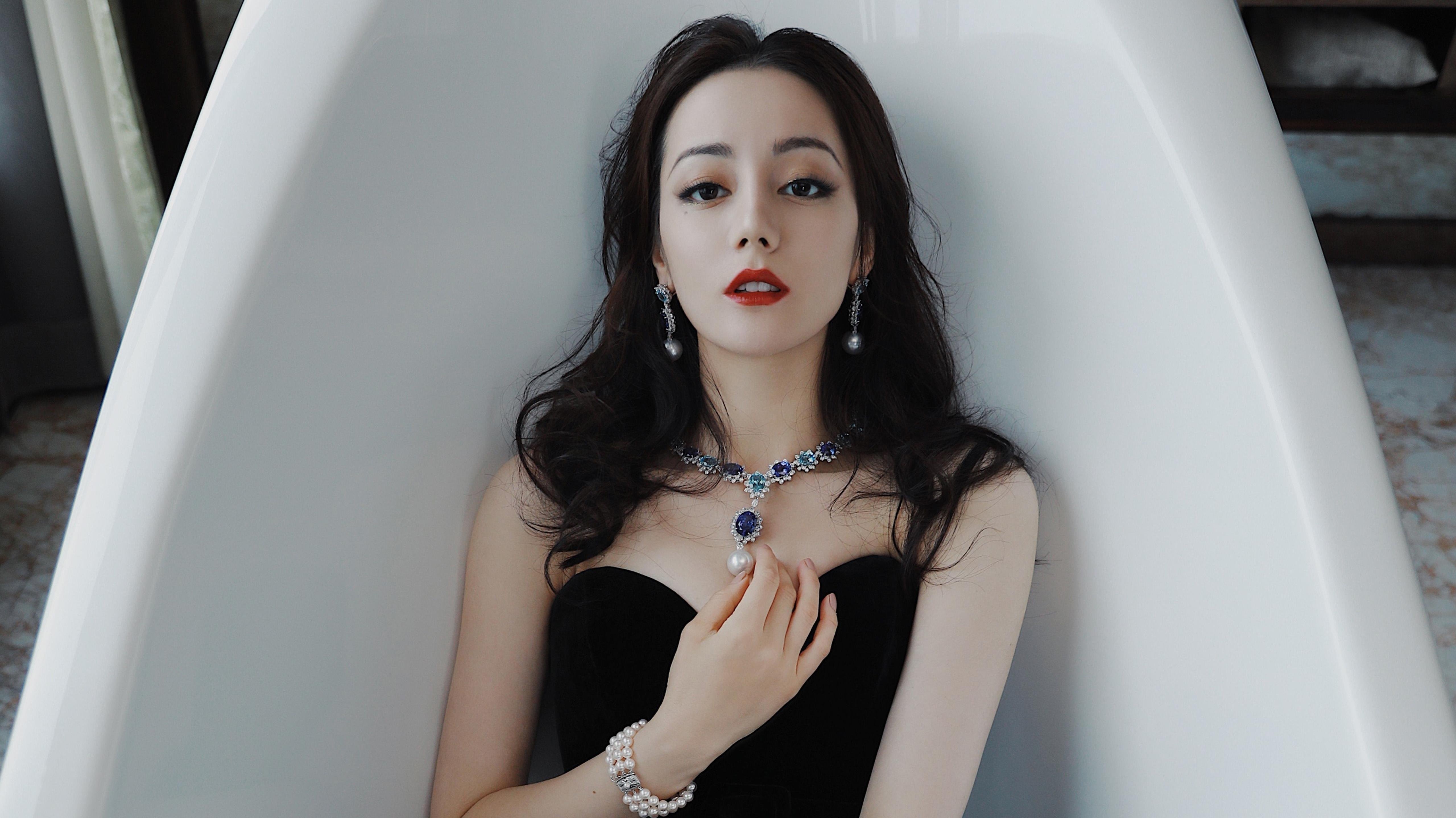 世俱杯-沙漠绿洲的黄昏，吉鲁铁血一击，罗马尼亚挺进2026世界杯决赛